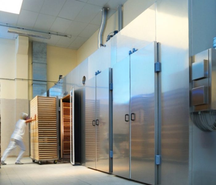 Système de production de froid industrielle pour un environnement de stockage contrôlé